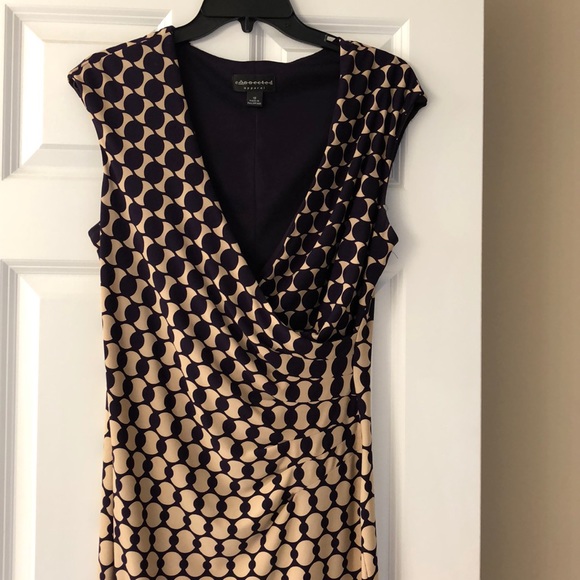 Pretty dotted Dress - Picture 2 of 4